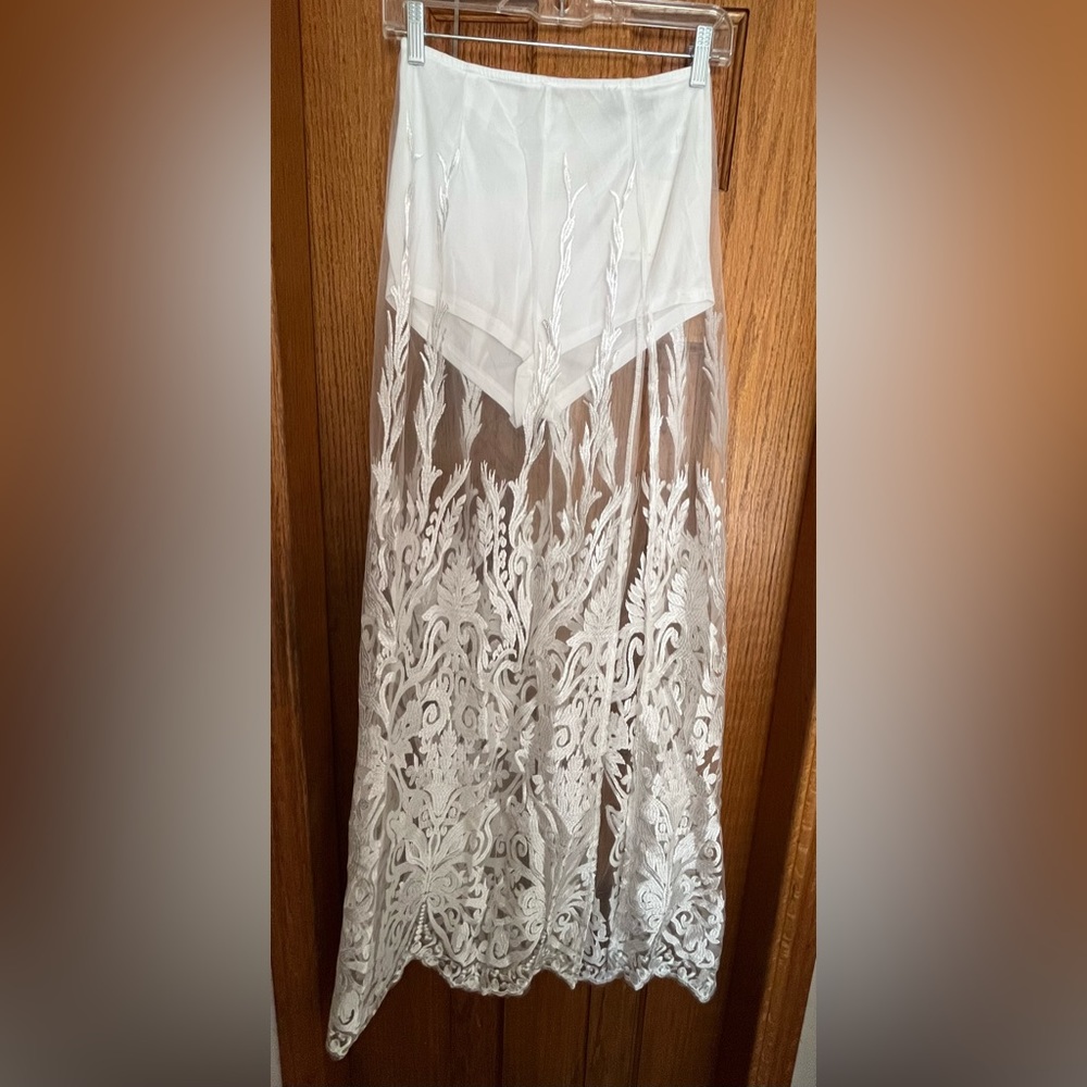 Blithe LA Dress - Picture 2 of 7